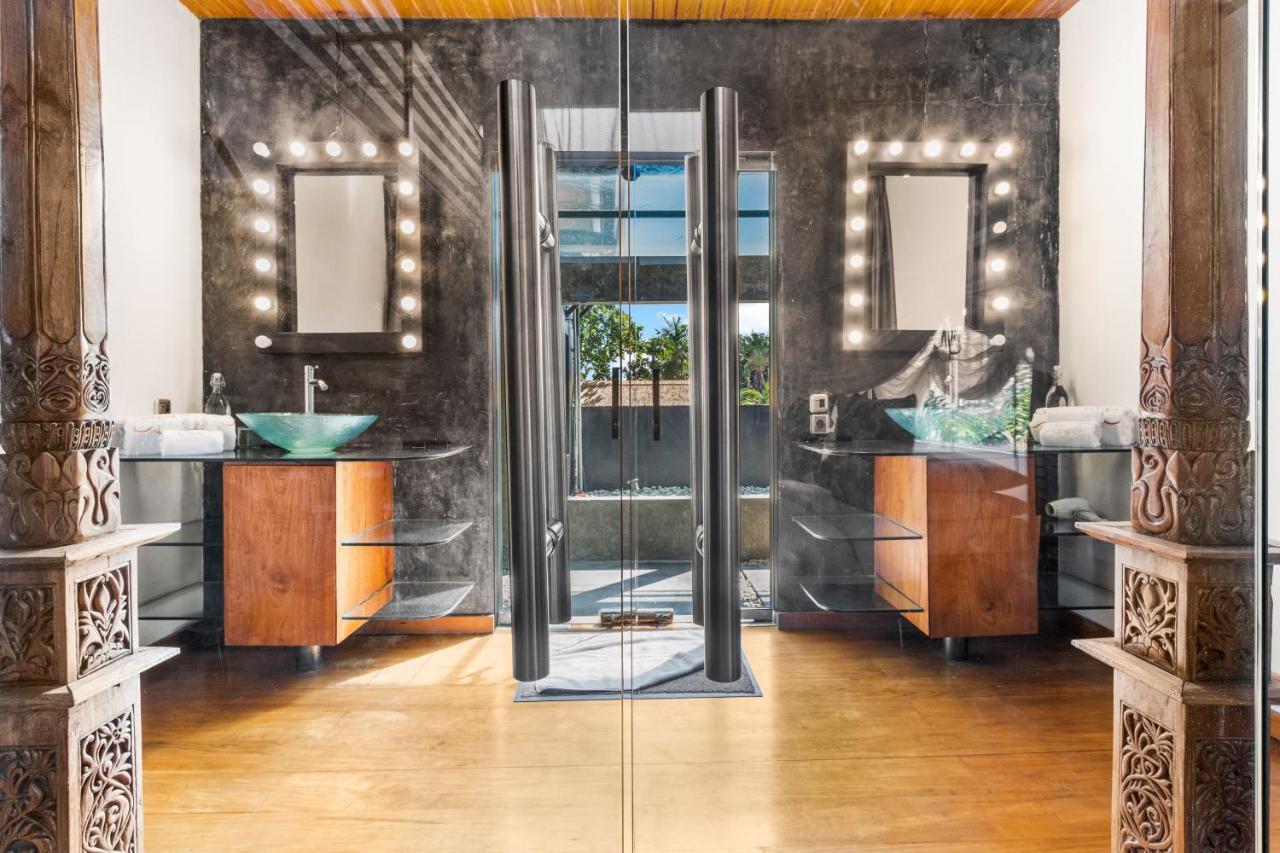 Saga Villas Ultra Seminyak Kültér fotó